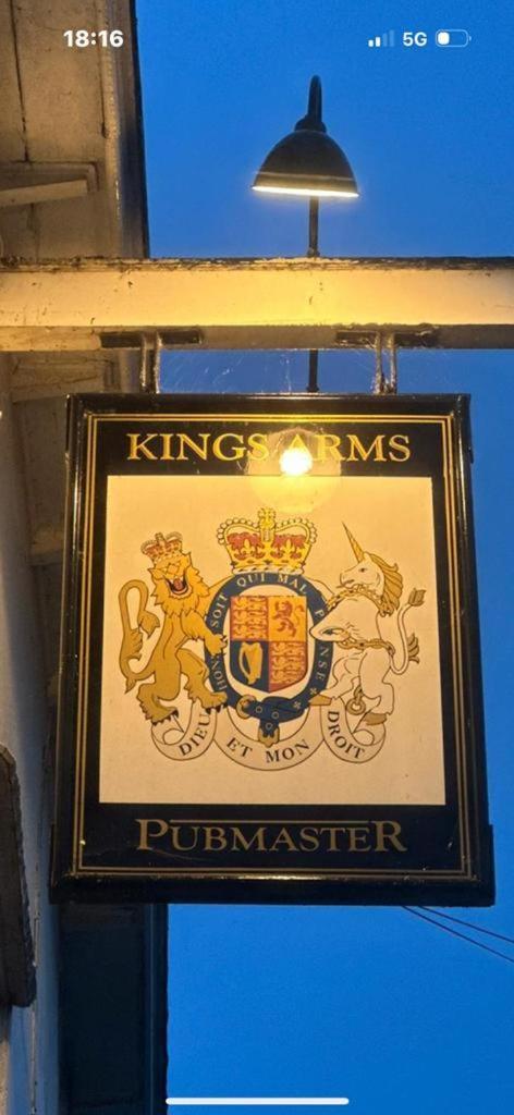 Kings Arms Hotel แซนด์วิช ภายนอก รูปภาพ